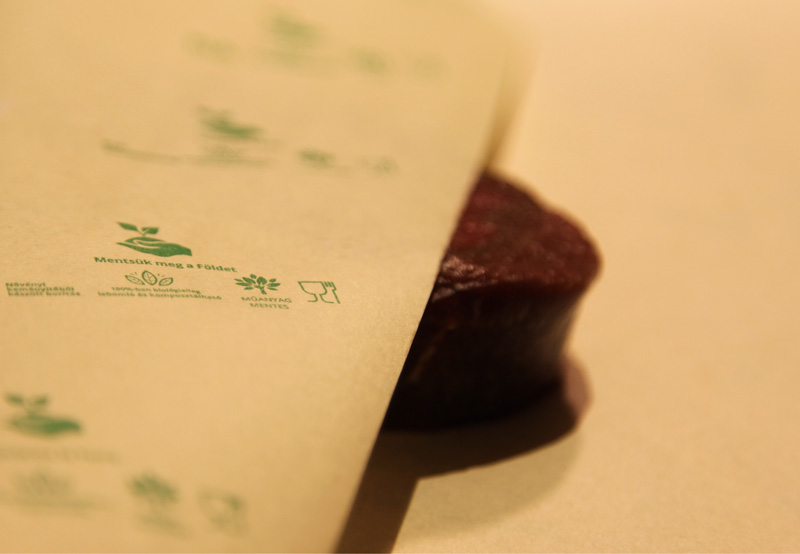 Is it necessary to replace disposable tableware with degradable tableware?